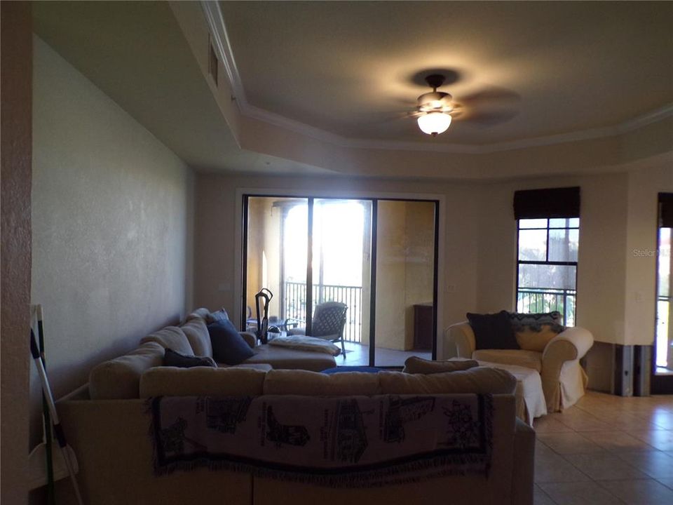 For Rent: $3,000 (3 beds, 2 baths, 1915 Square Feet)