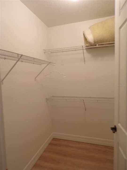 For Rent: $3,000 (3 beds, 2 baths, 1915 Square Feet)