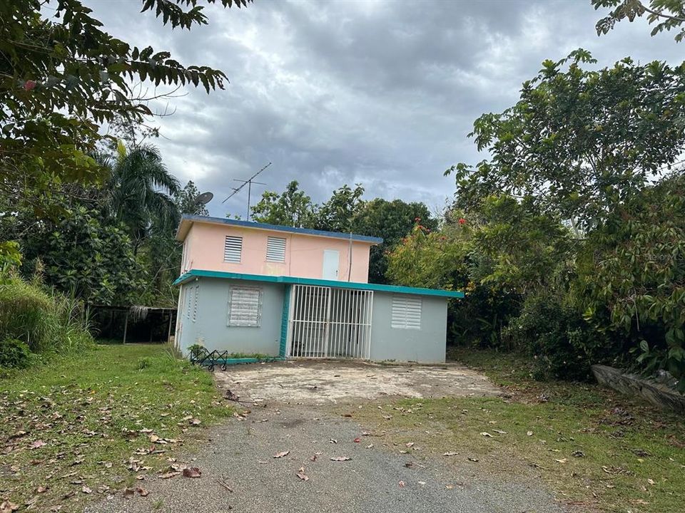 Recently Sold: $165,000 (5 beds, 2 baths, 1700 Square Feet)