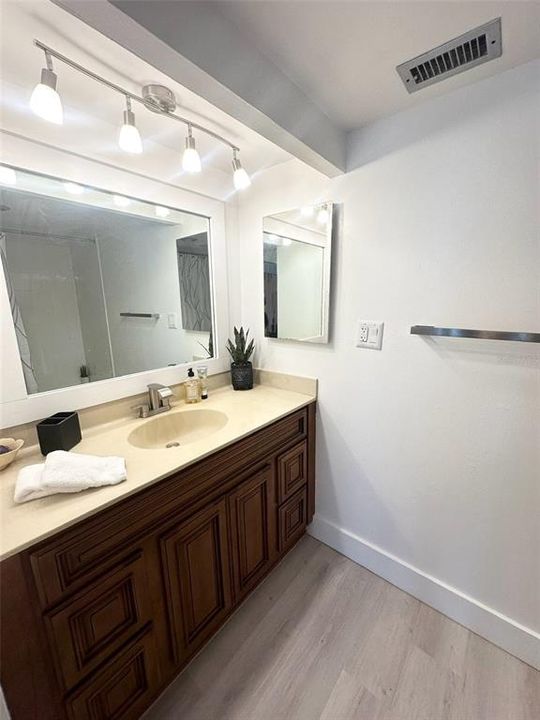 В аренду: $2,900 (2 спален, 2 ванн, 1390 Квадратных фут)