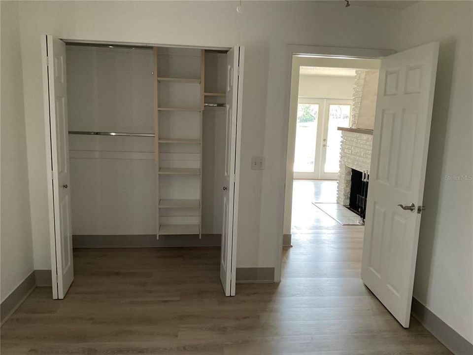 出租: $2,195 (3 贝兹, 1 浴室, 1120 平方英尺)