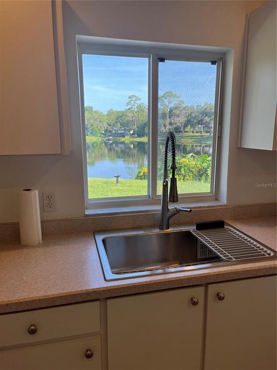 出租: $2,195 (3 贝兹, 1 浴室, 1120 平方英尺)