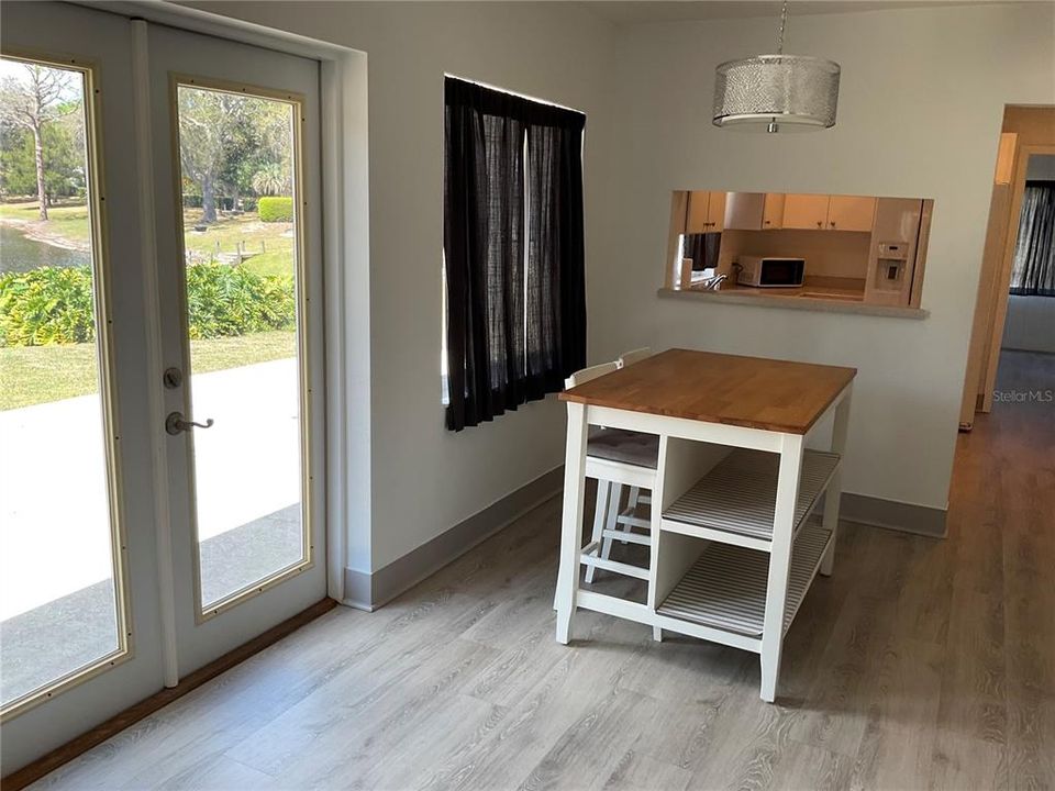 出租: $2,195 (3 贝兹, 1 浴室, 1120 平方英尺)