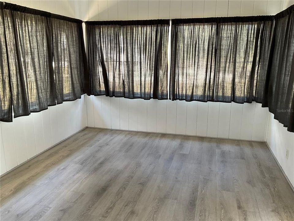 出租: $2,195 (3 贝兹, 1 浴室, 1120 平方英尺)