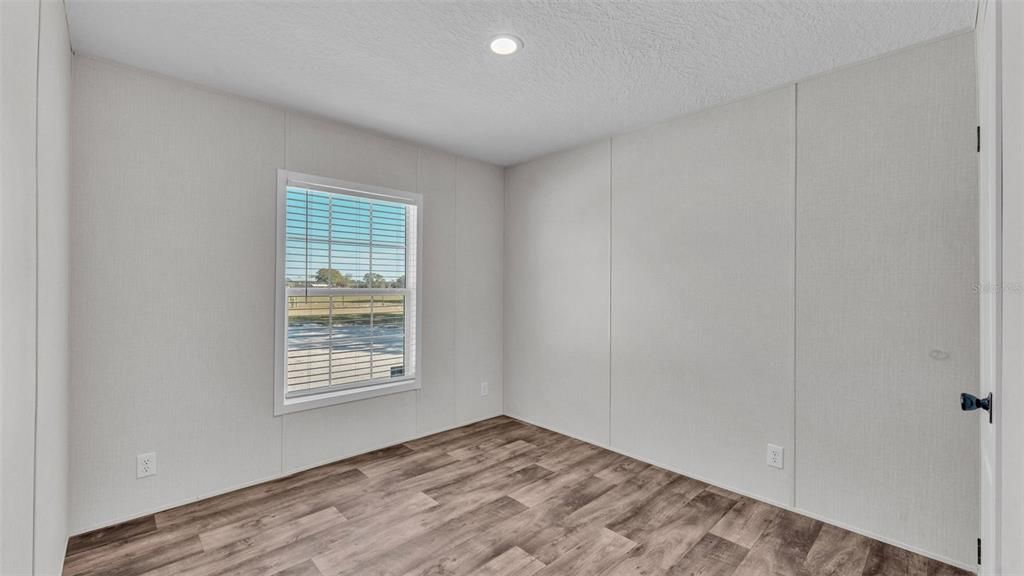 На продажу: $424,900 (4 спален, 2 ванн, 1474 Квадратных фут)