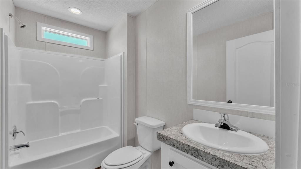 На продажу: $424,900 (4 спален, 2 ванн, 1474 Квадратных фут)