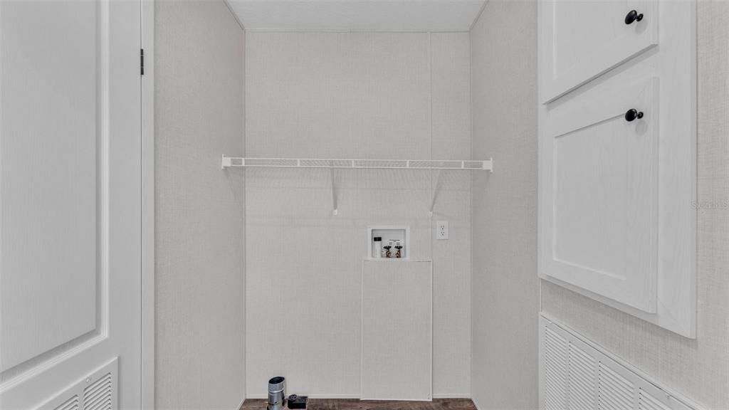 На продажу: $424,900 (4 спален, 2 ванн, 1474 Квадратных фут)