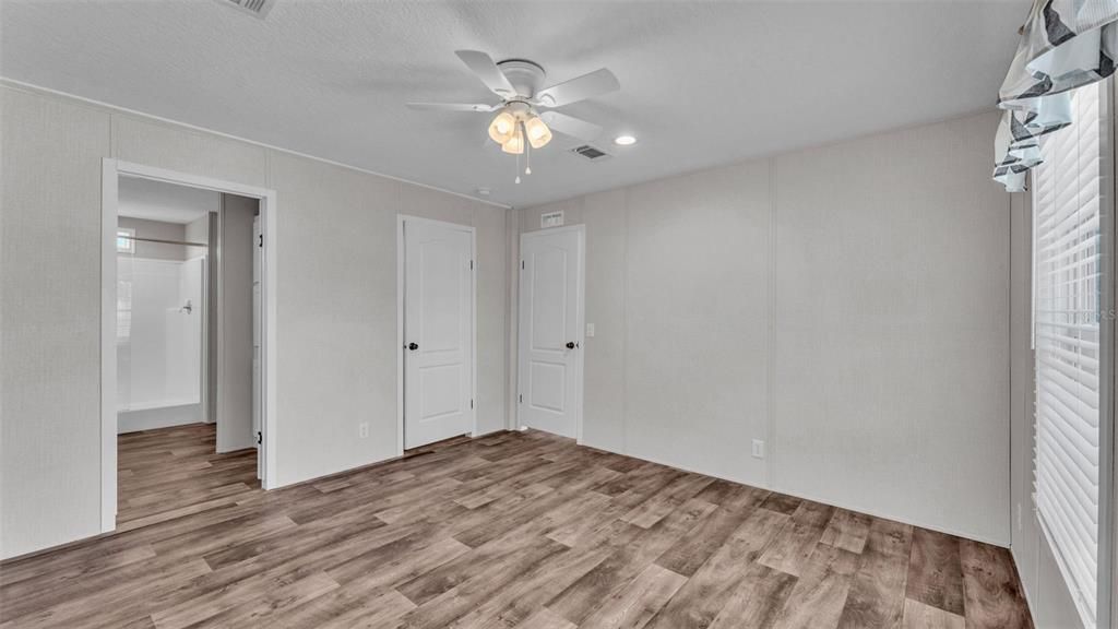 На продажу: $424,900 (4 спален, 2 ванн, 1474 Квадратных фут)