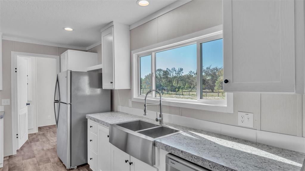 На продажу: $424,900 (4 спален, 2 ванн, 1474 Квадратных фут)