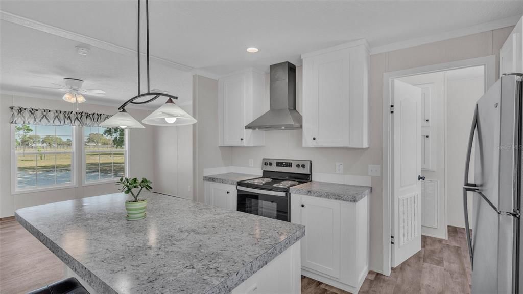 На продажу: $424,900 (4 спален, 2 ванн, 1474 Квадратных фут)