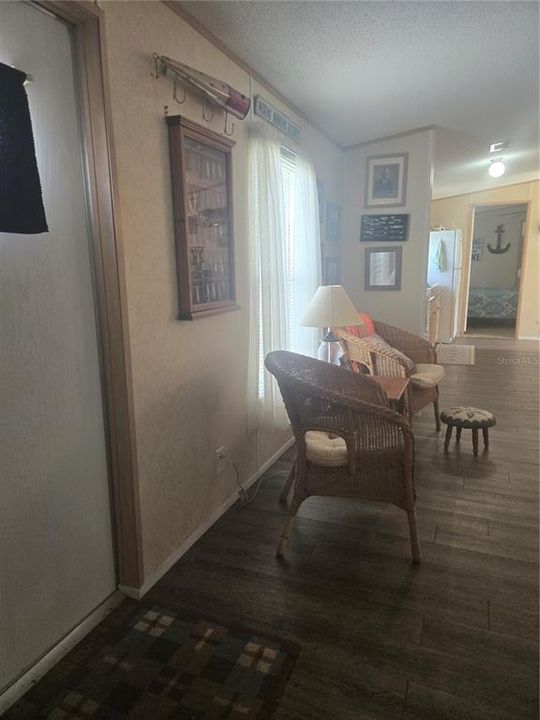 For Sale: $199,999 (2 beds, 2 baths, 896 Square Feet)