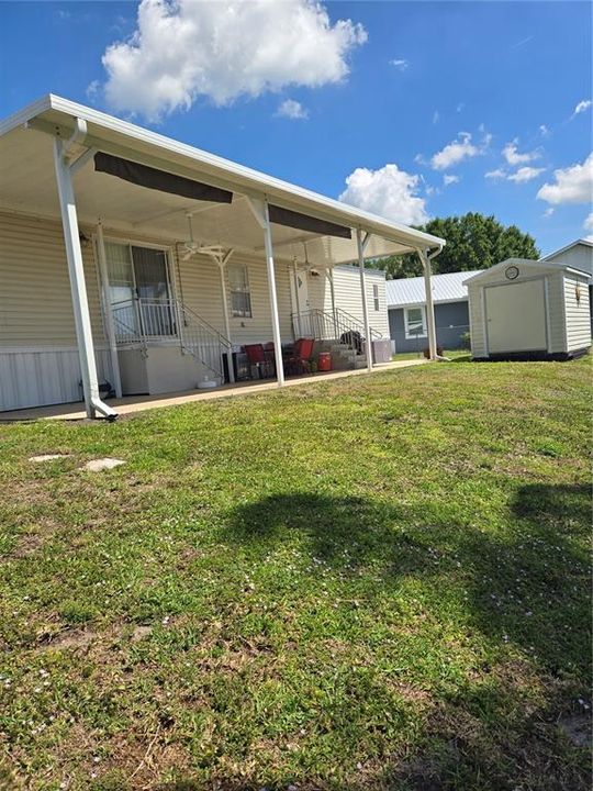 For Sale: $199,999 (2 beds, 2 baths, 896 Square Feet)