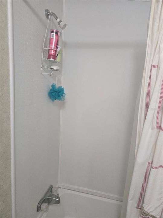 For Sale: $199,999 (2 beds, 2 baths, 896 Square Feet)