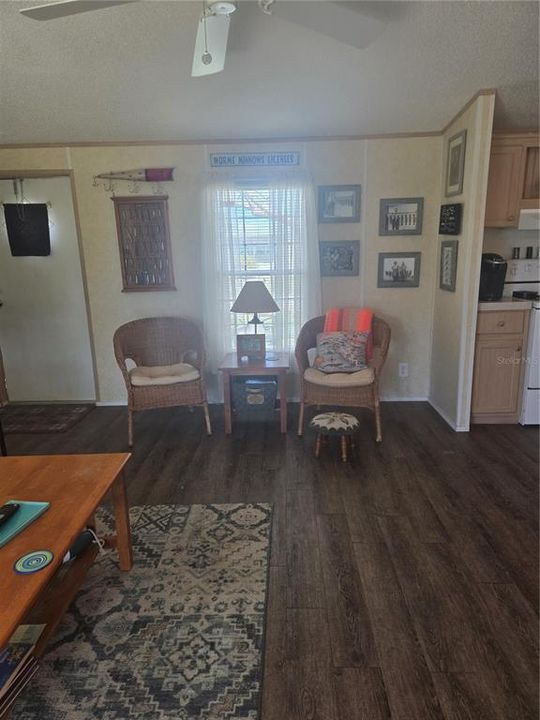 For Sale: $199,999 (2 beds, 2 baths, 896 Square Feet)