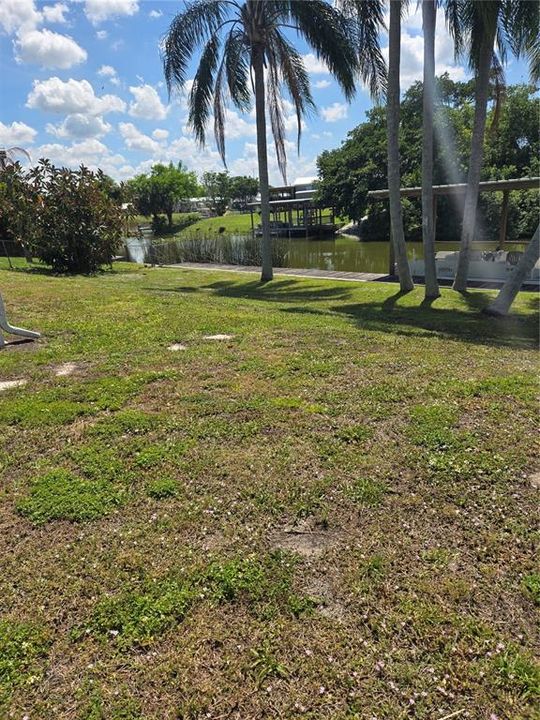 For Sale: $199,999 (2 beds, 2 baths, 896 Square Feet)