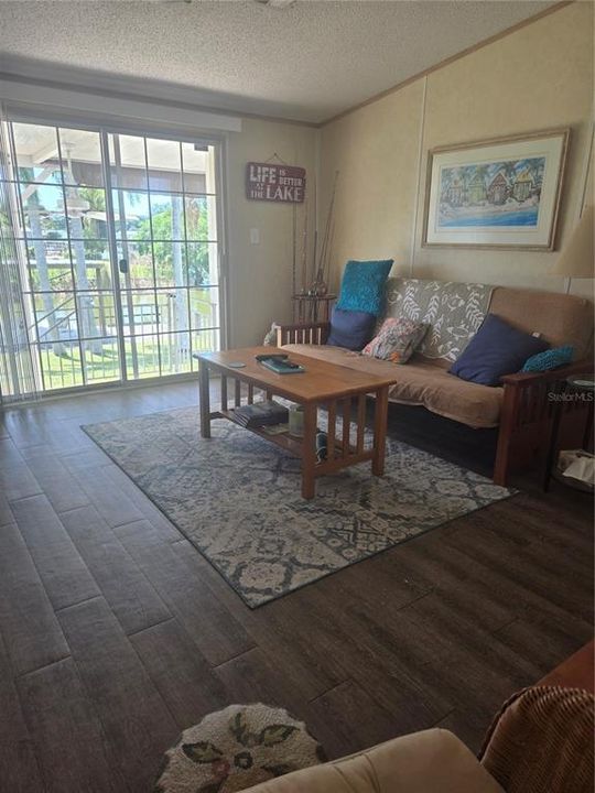 For Sale: $199,999 (2 beds, 2 baths, 896 Square Feet)