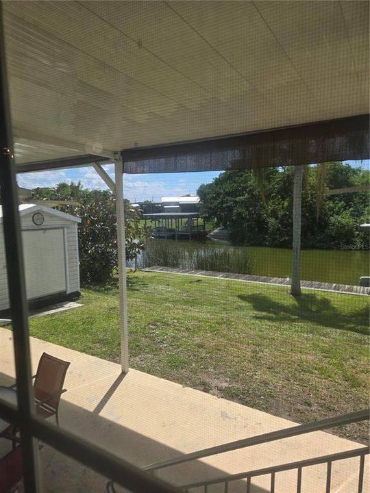 For Sale: $199,999 (2 beds, 2 baths, 896 Square Feet)