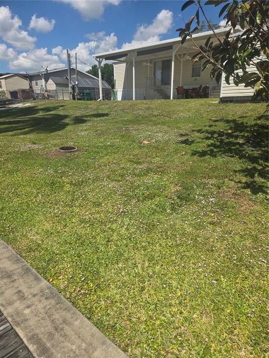 For Sale: $199,999 (2 beds, 2 baths, 896 Square Feet)