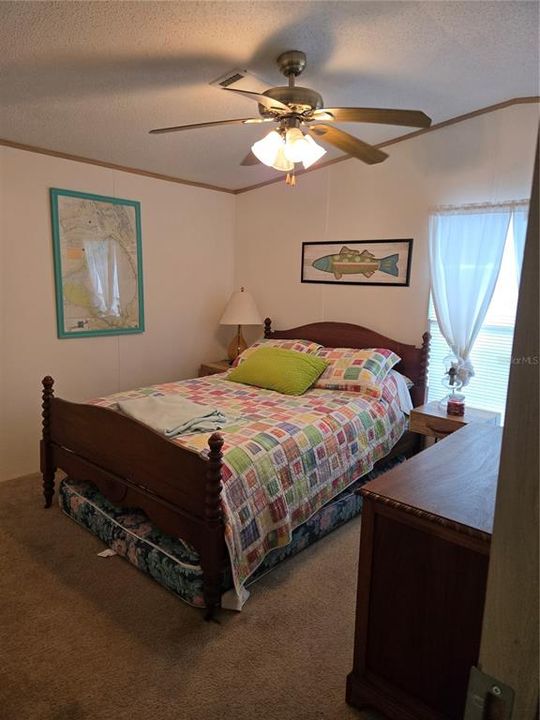 For Sale: $199,999 (2 beds, 2 baths, 896 Square Feet)