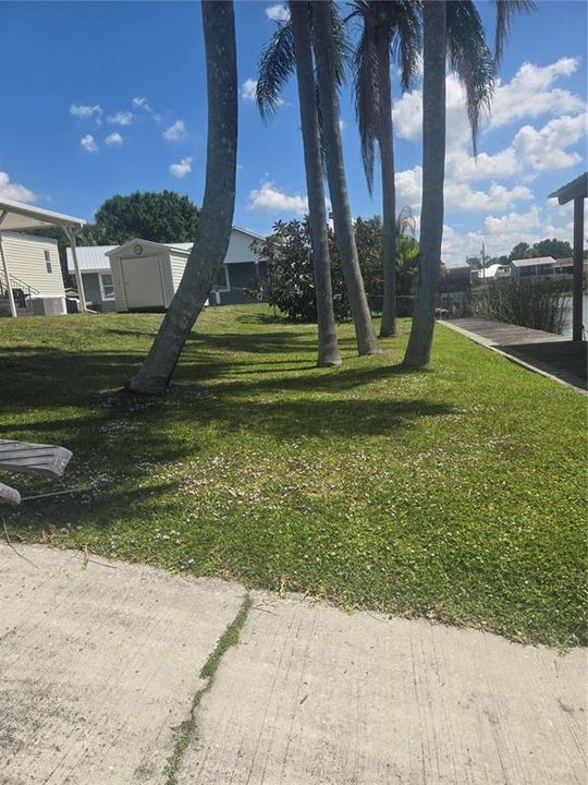 For Sale: $199,999 (2 beds, 2 baths, 896 Square Feet)