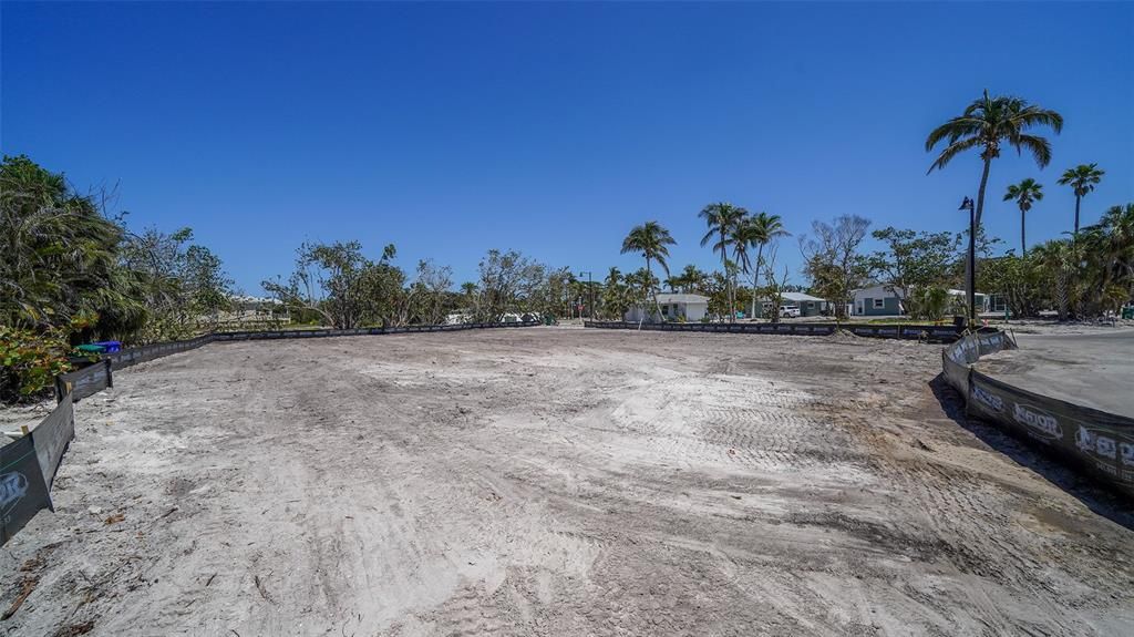 For Sale: $2,900,000 (0.35 acres)