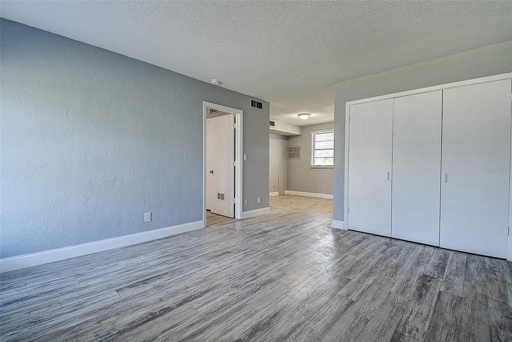 待售: $170,000 (1 贝兹, 1 浴室, 590 平方英尺)