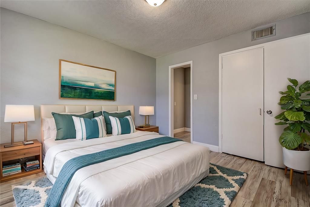 待售: $170,000 (1 贝兹, 1 浴室, 590 平方英尺)