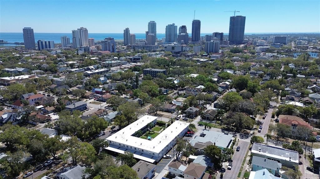 待售: $170,000 (1 贝兹, 1 浴室, 590 平方英尺)