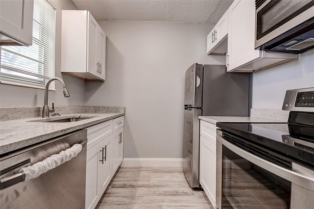 待售: $170,000 (1 贝兹, 1 浴室, 590 平方英尺)