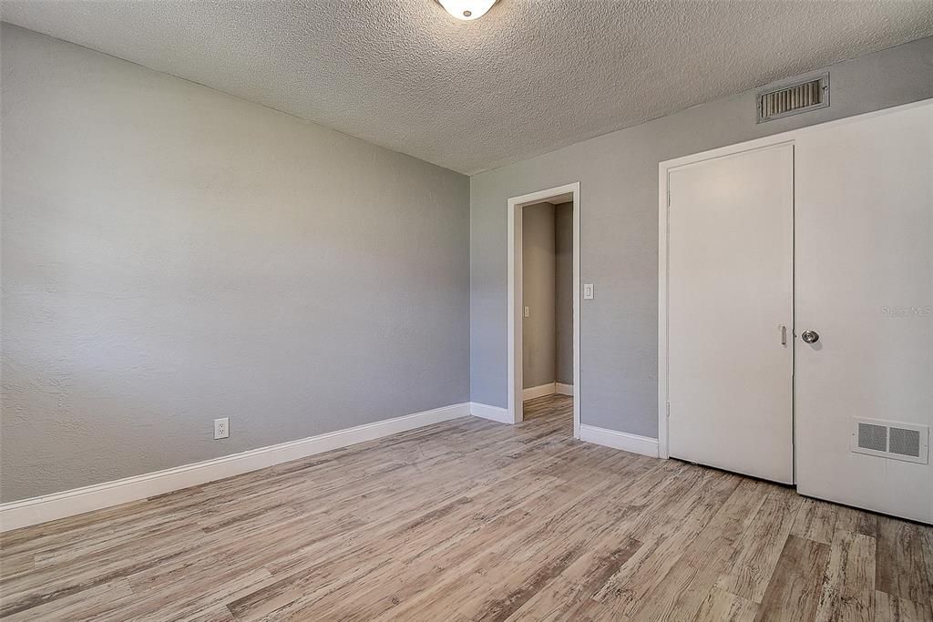 待售: $170,000 (1 贝兹, 1 浴室, 590 平方英尺)