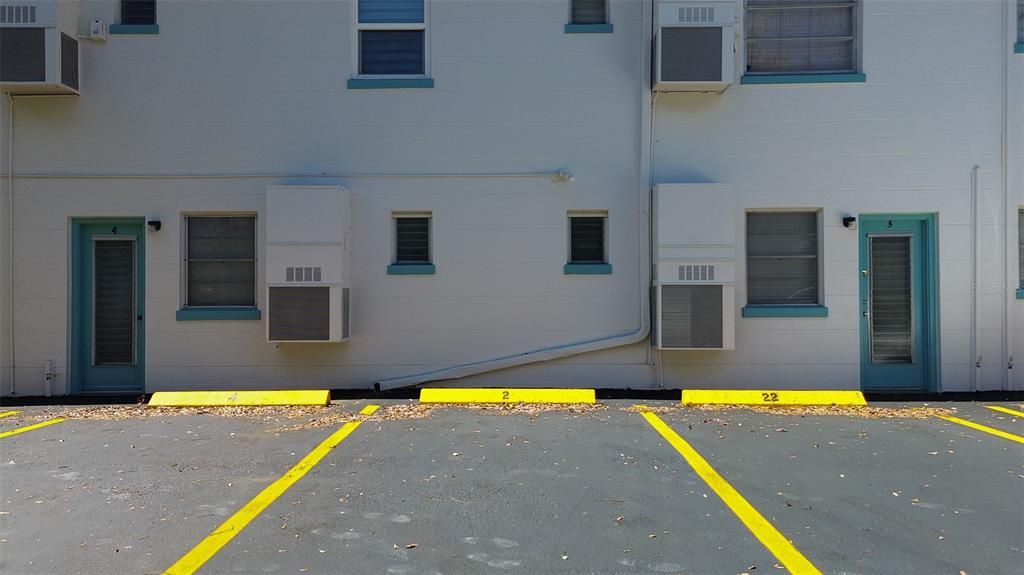 待售: $170,000 (1 贝兹, 1 浴室, 590 平方英尺)