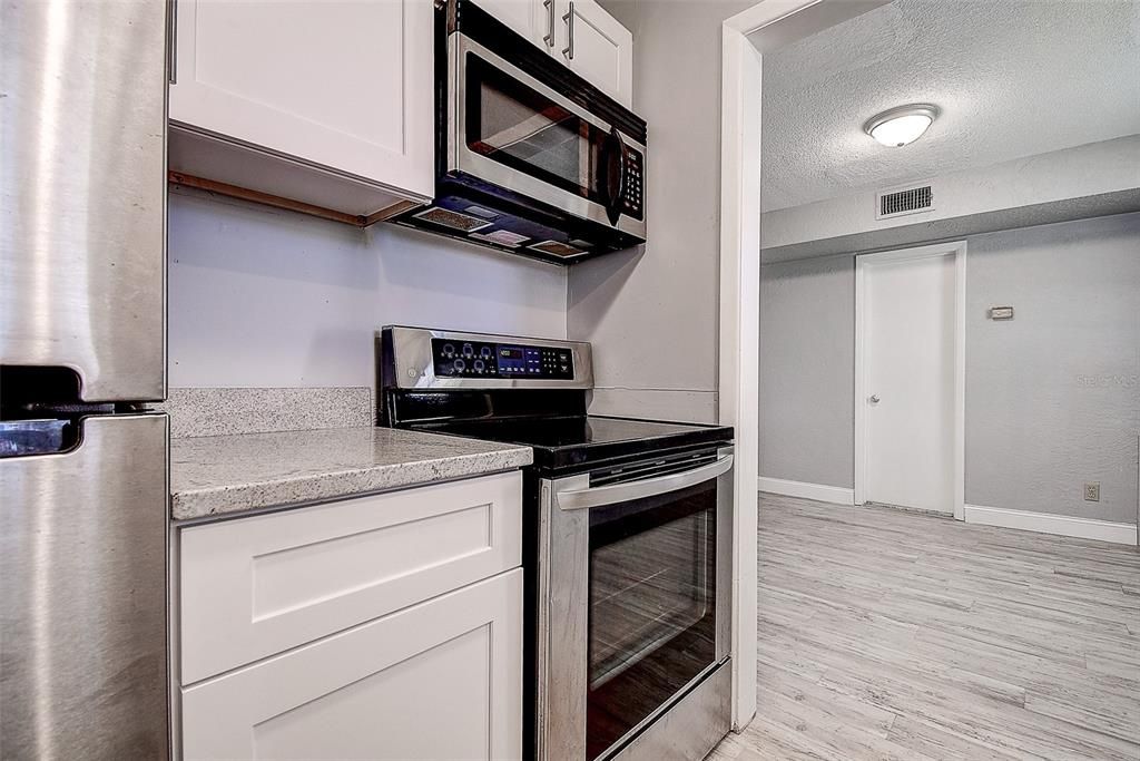 待售: $170,000 (1 贝兹, 1 浴室, 590 平方英尺)