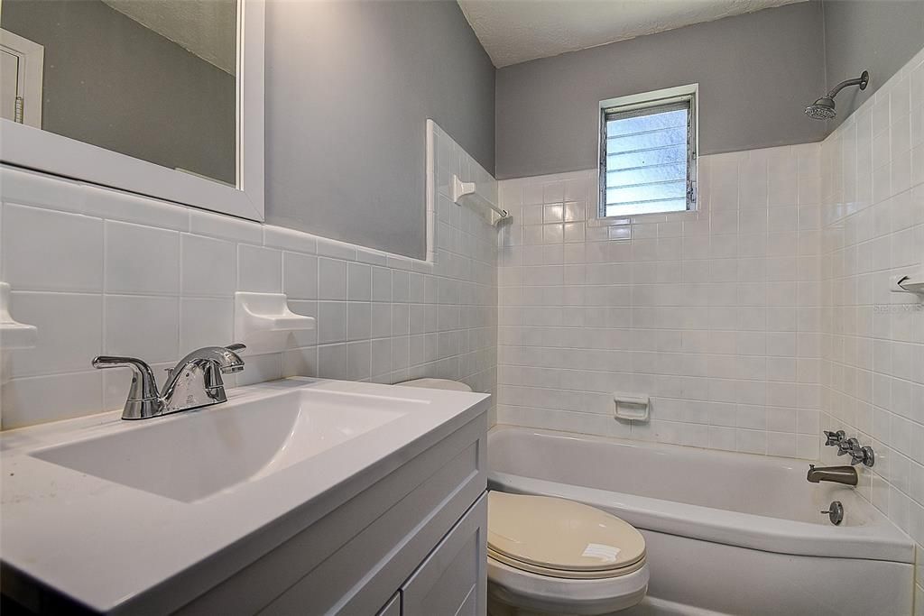 待售: $170,000 (1 贝兹, 1 浴室, 590 平方英尺)