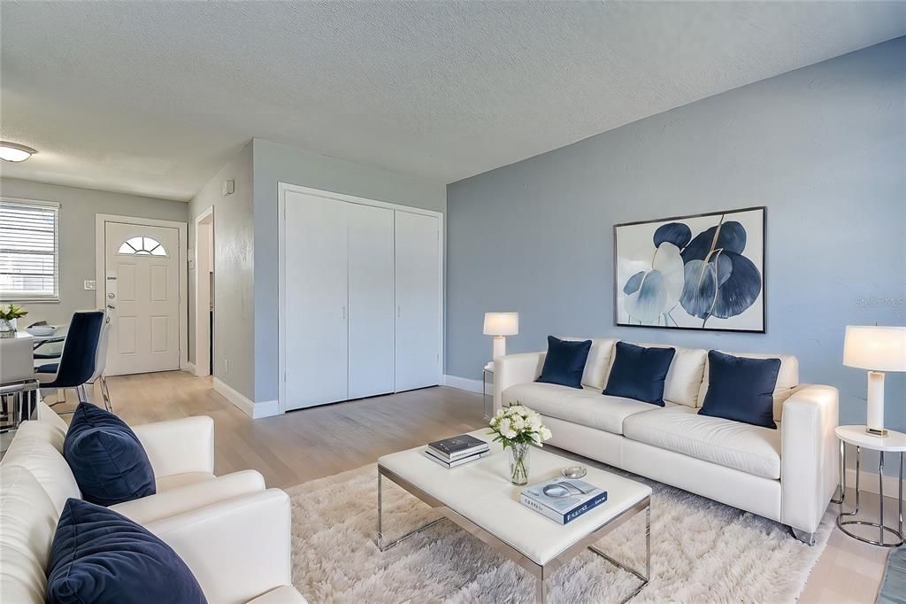 待售: $170,000 (1 贝兹, 1 浴室, 590 平方英尺)