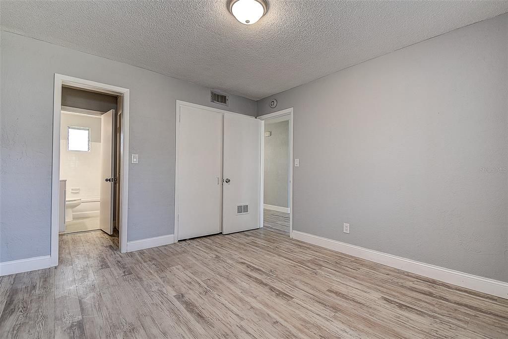 待售: $170,000 (1 贝兹, 1 浴室, 590 平方英尺)