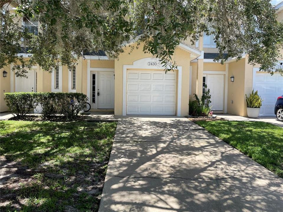 Recently Rented: $1,950 (3 beds, 2 baths, 1384 Square Feet)