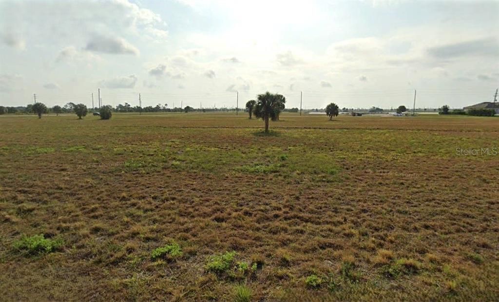 合同活跃: $14,000 (0.17 acres)