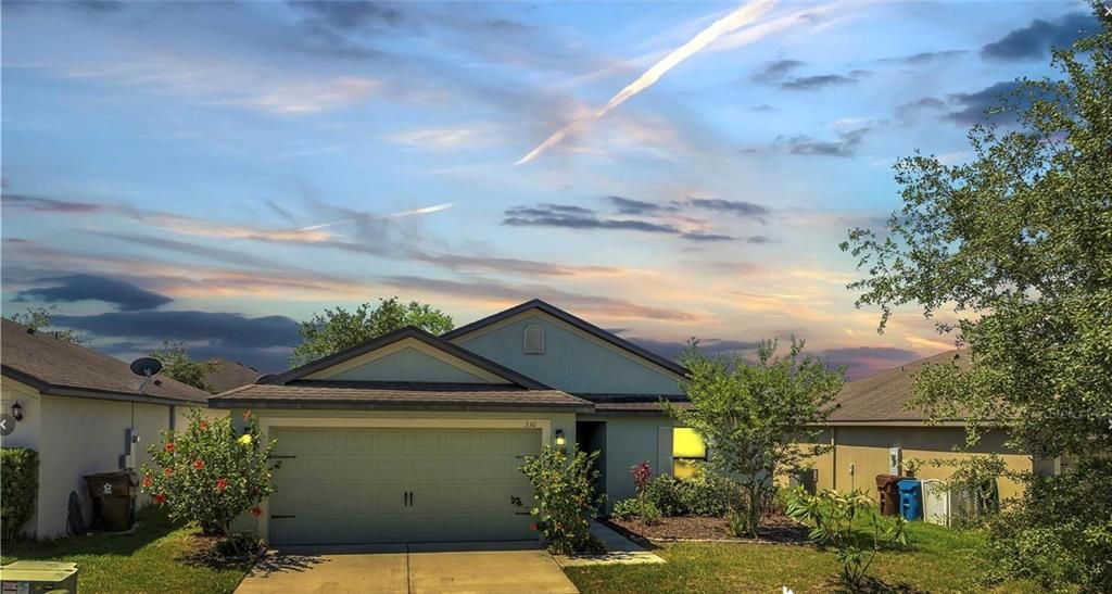 Recently Rented: $1,995 (3 beds, 2 baths, 1592 Square Feet)