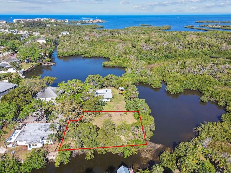 En Venta: $165,000 (0.25 acres)