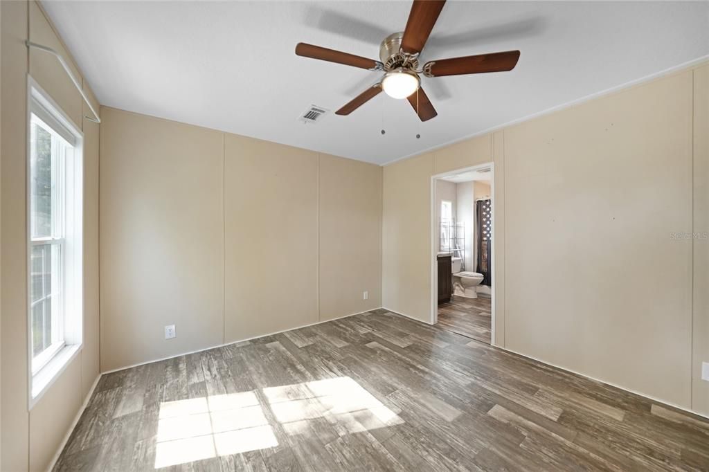 На продажу: $367,850 (3 спален, 2 ванн, 1344 Квадратных фут)