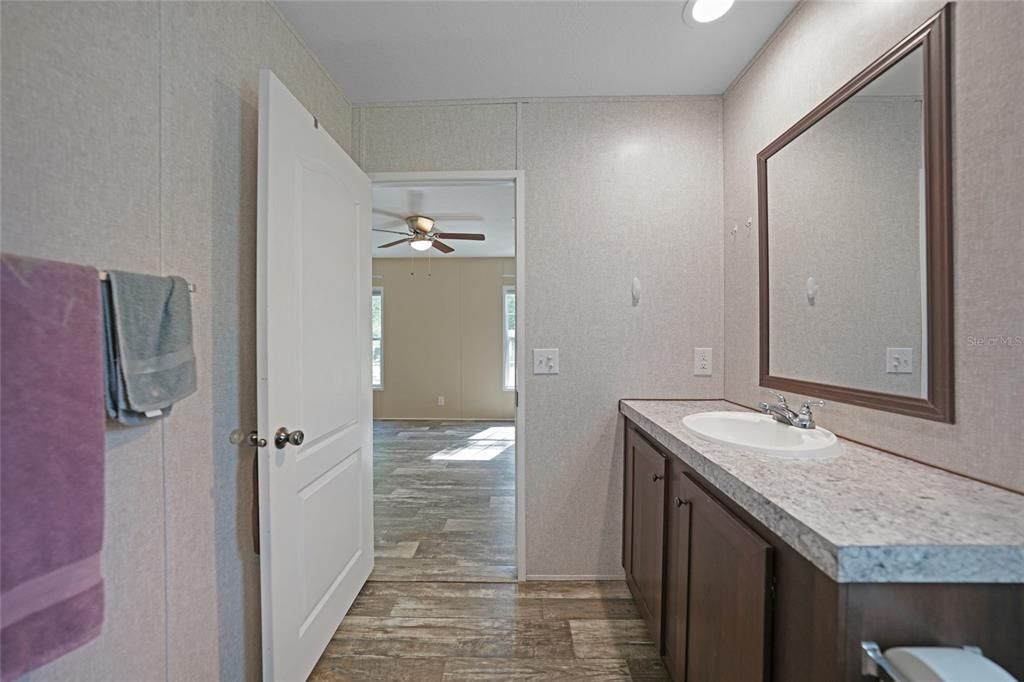 На продажу: $367,850 (3 спален, 2 ванн, 1344 Квадратных фут)