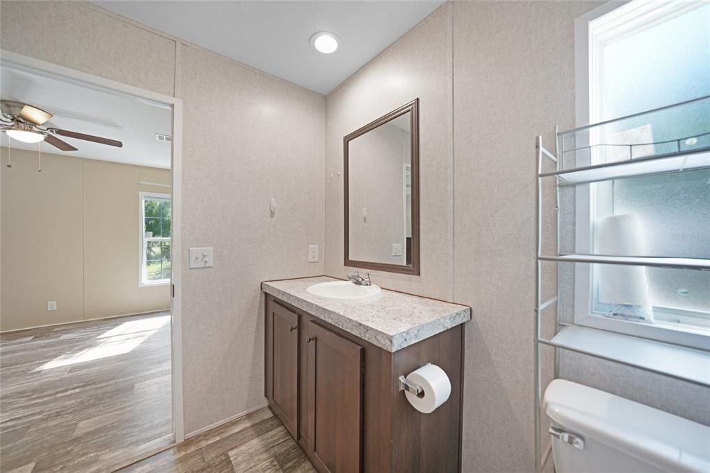 На продажу: $367,850 (3 спален, 2 ванн, 1344 Квадратных фут)