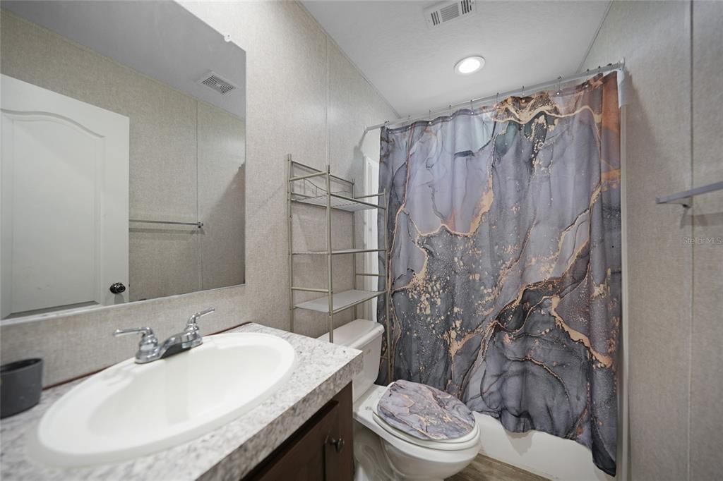 На продажу: $367,850 (3 спален, 2 ванн, 1344 Квадратных фут)