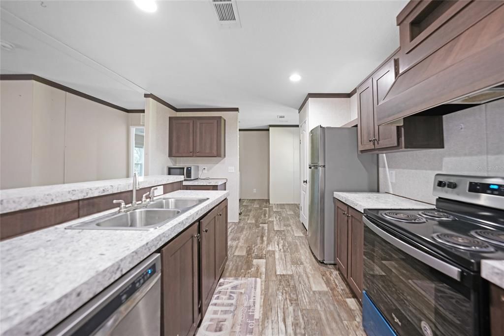 На продажу: $367,850 (3 спален, 2 ванн, 1344 Квадратных фут)