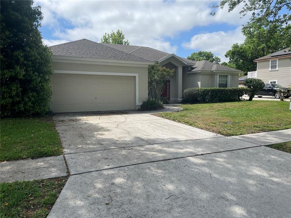 Recently Rented: $3,200 (4 beds, 3 baths, 2338 Square Feet)