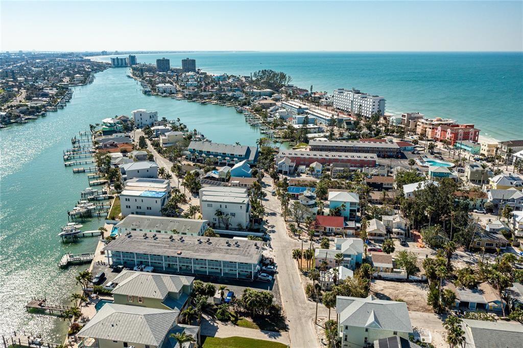 待售: $999,000 (2 贝兹, 0 浴室, 2044 平方英尺)