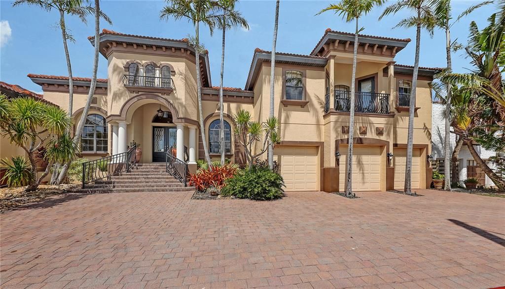 Active With Contract: $3,100,000 (4 beds, 4 baths, 4008 Square Feet)