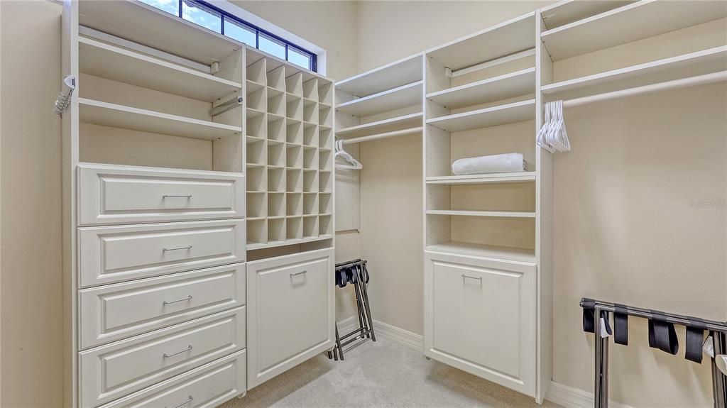 Active With Contract: $3,100,000 (4 beds, 4 baths, 4008 Square Feet)