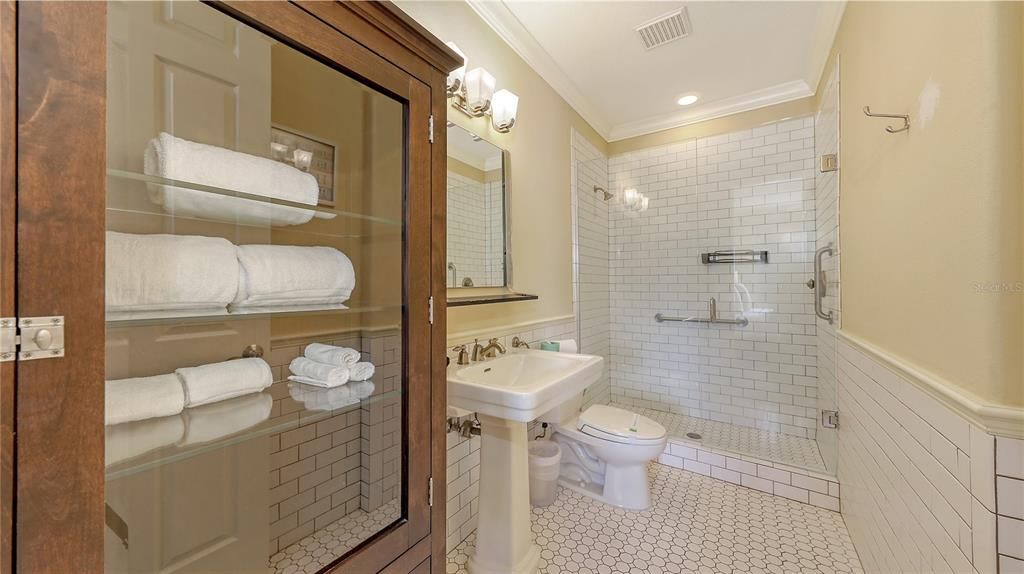 Active With Contract: $3,100,000 (4 beds, 4 baths, 4008 Square Feet)