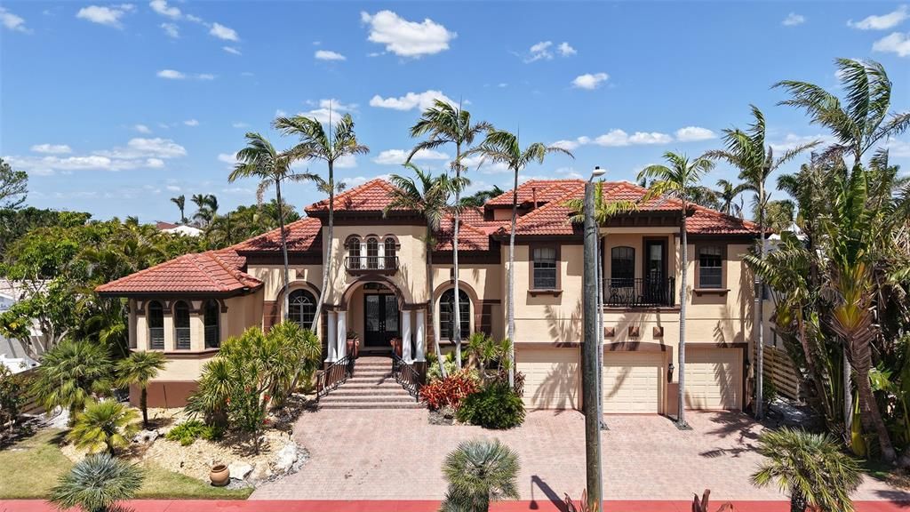 Active With Contract: $3,100,000 (4 beds, 4 baths, 4008 Square Feet)